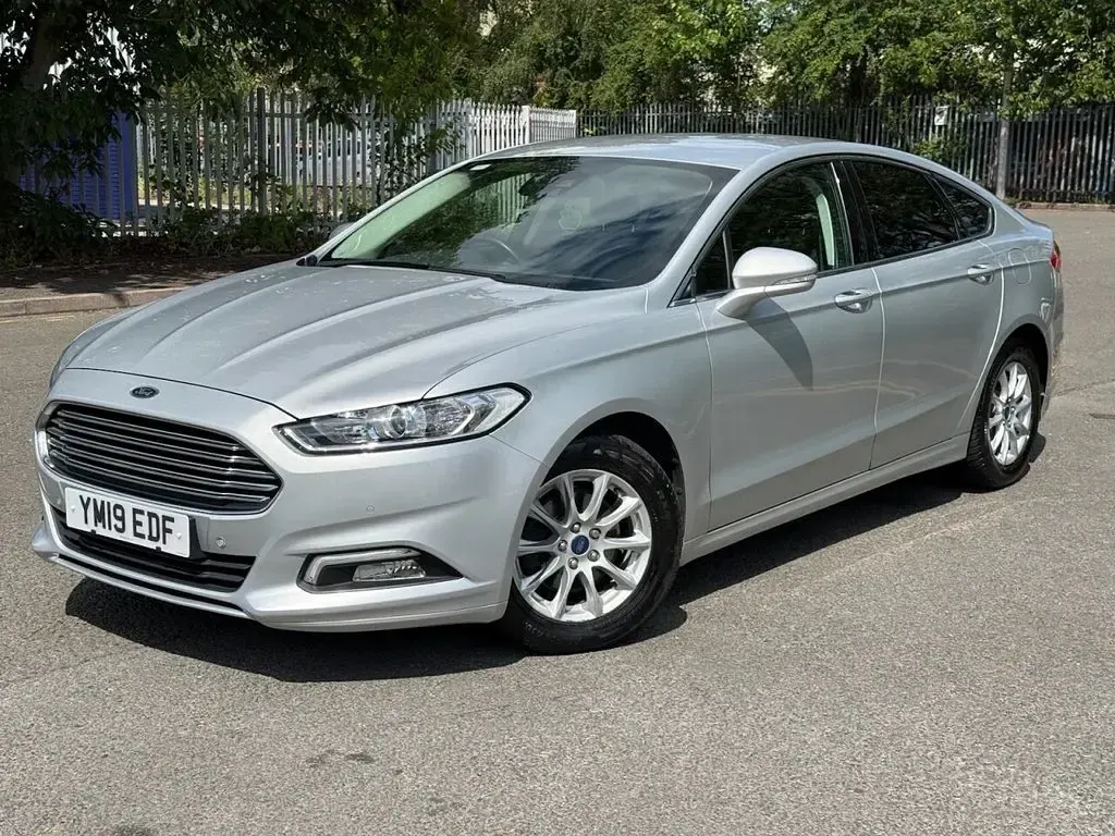 Used Ford Mondeo Zetec 150 HP (110 kW) 2019 Silver Hatchback