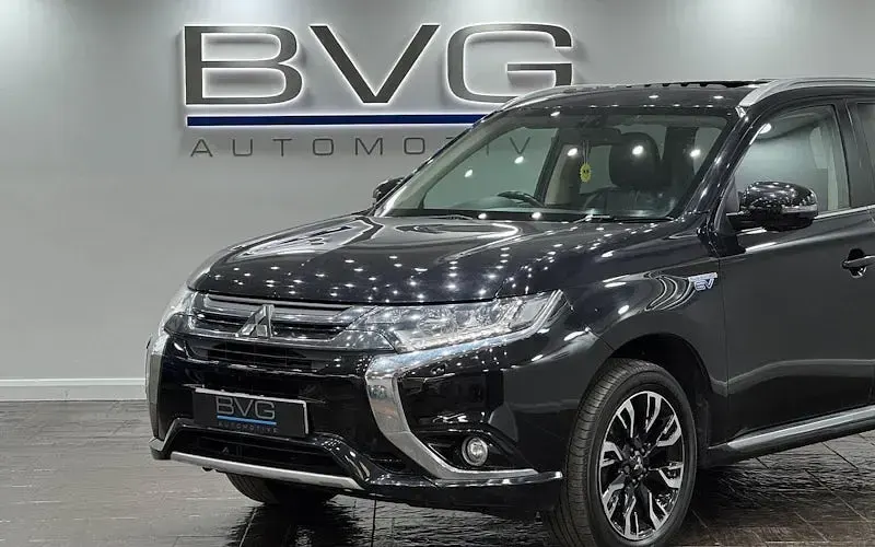 Used Mitsubishi Outlander P-HEV 203 HP (149 kW) 2016 Black SUV