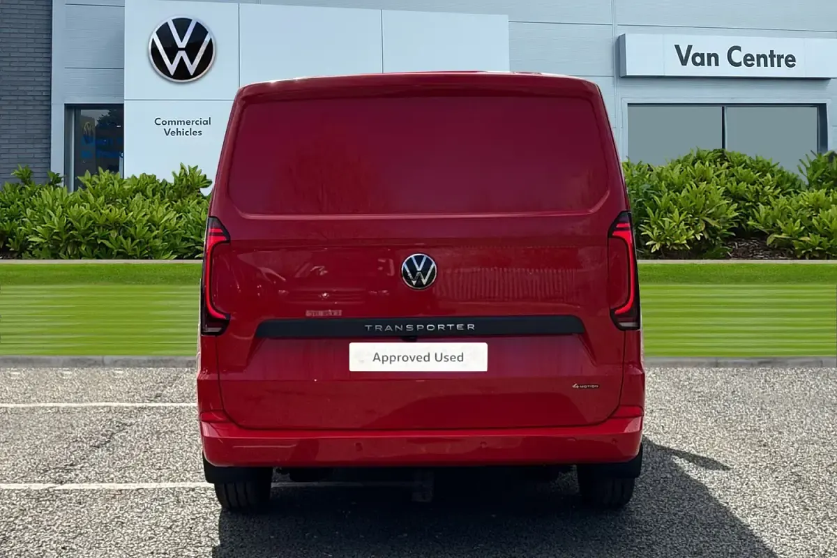 New VW Transporter Pro 148 HP (108 kW) 2026 Red Van
