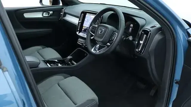 Second-hand Volvo XC40 Plus 163 CP (119 kW) 2024 SUV