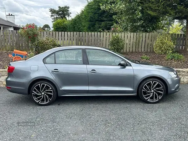 Used VW Jetta SE 105 HP (77 kW) 2014 Grey Sedan