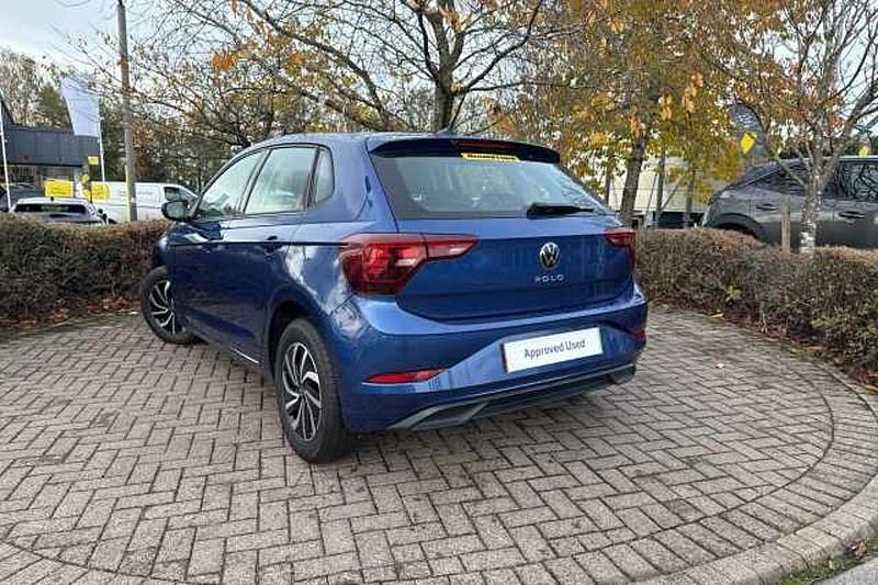 Used VW Polo Life 95 HP (69 kW) 2024 Blue Hatchback