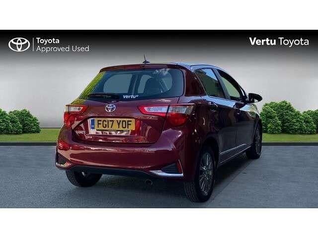 Usado Toyota Yaris 111 HP (81 kW) 2017 Vermelho Citadino