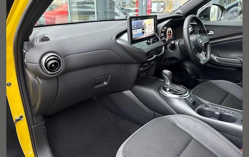 Used Nissan Juke N-Connecta 143 HP (105 kW) 2024 Yellow SUV