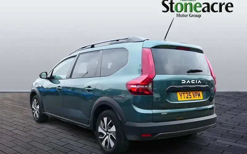 Used Dacia Jogger Expression 141 HP (103 kW) 2025 Green MPV