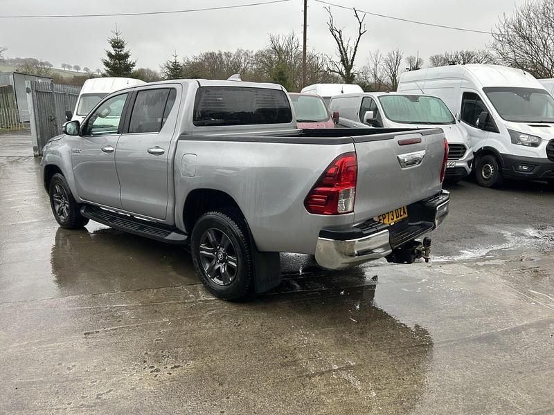 Used Toyota HiLux 150 HP (110 kW) 2023 Silver Pickup