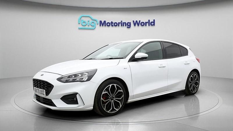 Used Ford Focus ST-Line X 125 HP (91 kW) 2021 White Hatchback