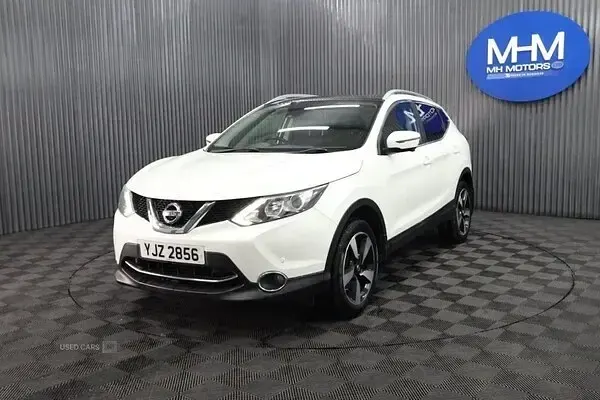 Used Nissan Qashqai N-Connecta 110 HP (80 kW) 2016 White SUV