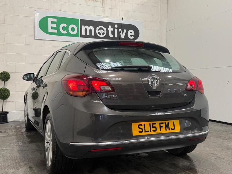 Used Vauxhall Astra Elite 115 HP (84 kW) 2015 Grey Hatchback