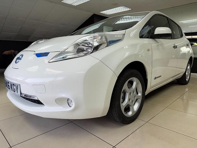 Used Nissan Leaf Acenta 80 kW (109 HP) 2016 White Hatchback