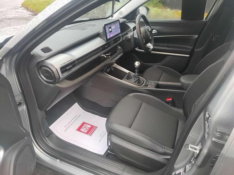 Begagnad Jeep Avenger Summit 100 HK (73 kW) 2024 Grå SUV