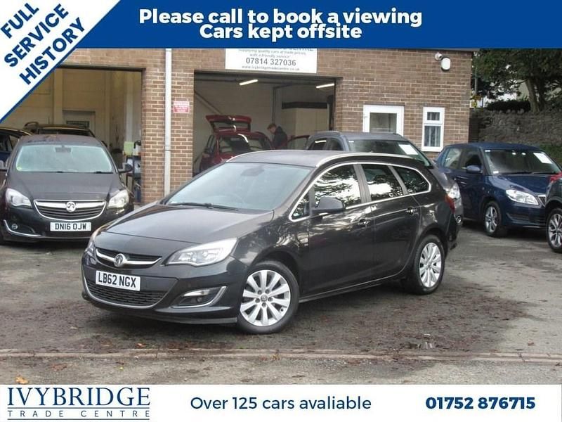 Black Used 2013 Vauxhall Astra S Estate | £2,995 (Fair price) - Image 1/2