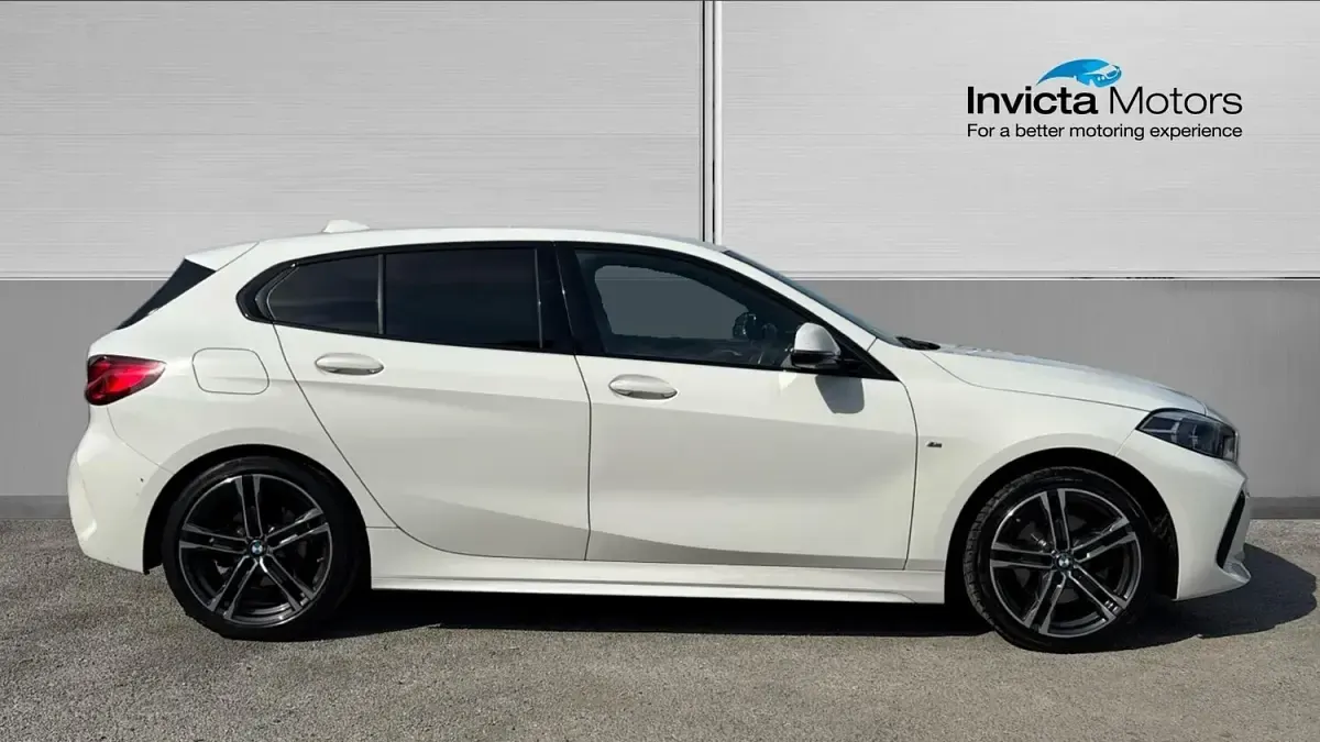 Used BMW 118 M Sport 140 HP (102 kW) 2020 Alpine white gloss Hatchback