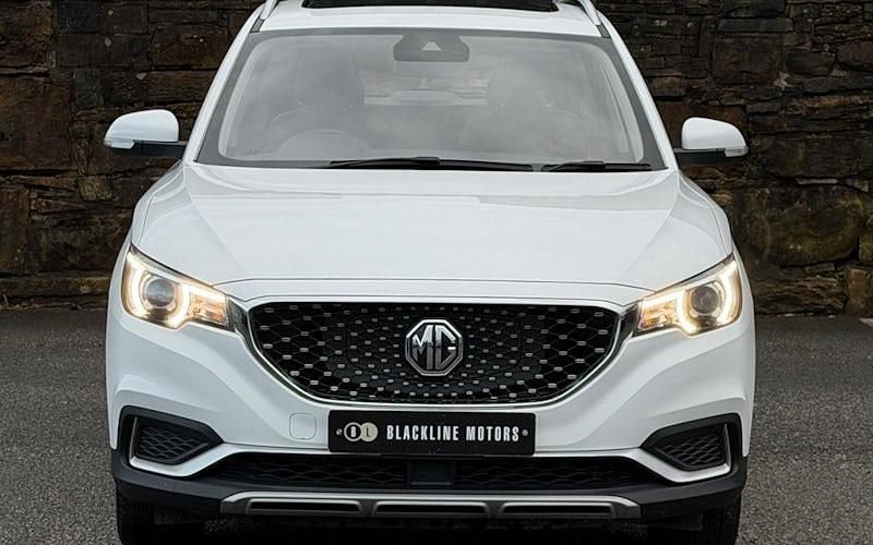 Used MG ZS Exclusive 105 kW (143 HP) 2021 White Hatchback