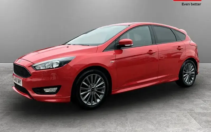 Used Ford Focus ST-Line 140 HP (102 kW) 2017 Red Hatchback