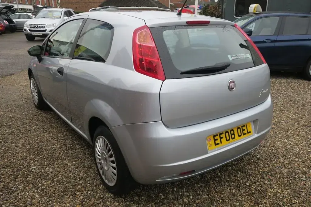Used Fiat Grande Punto Active 65 HP (47 kW) 2008 Grey Hatchback