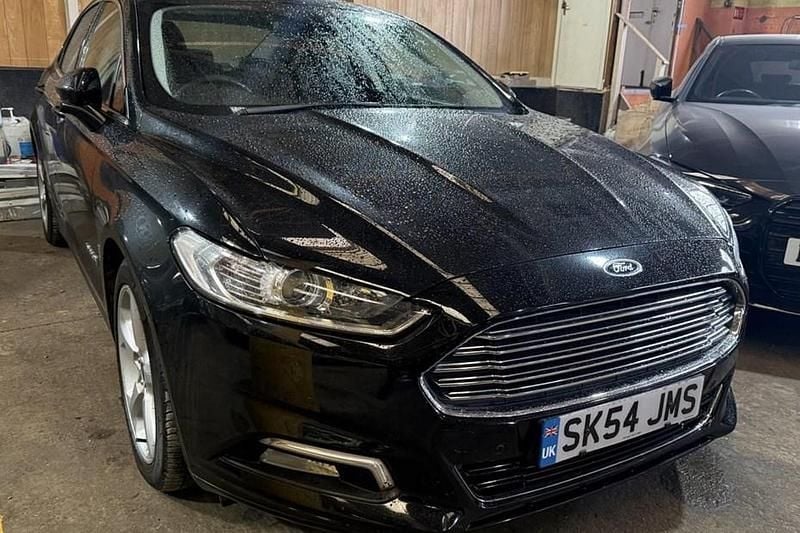 Used Ford Mondeo Titanium 187 HP (137 kW) 2016 Black Sedan
