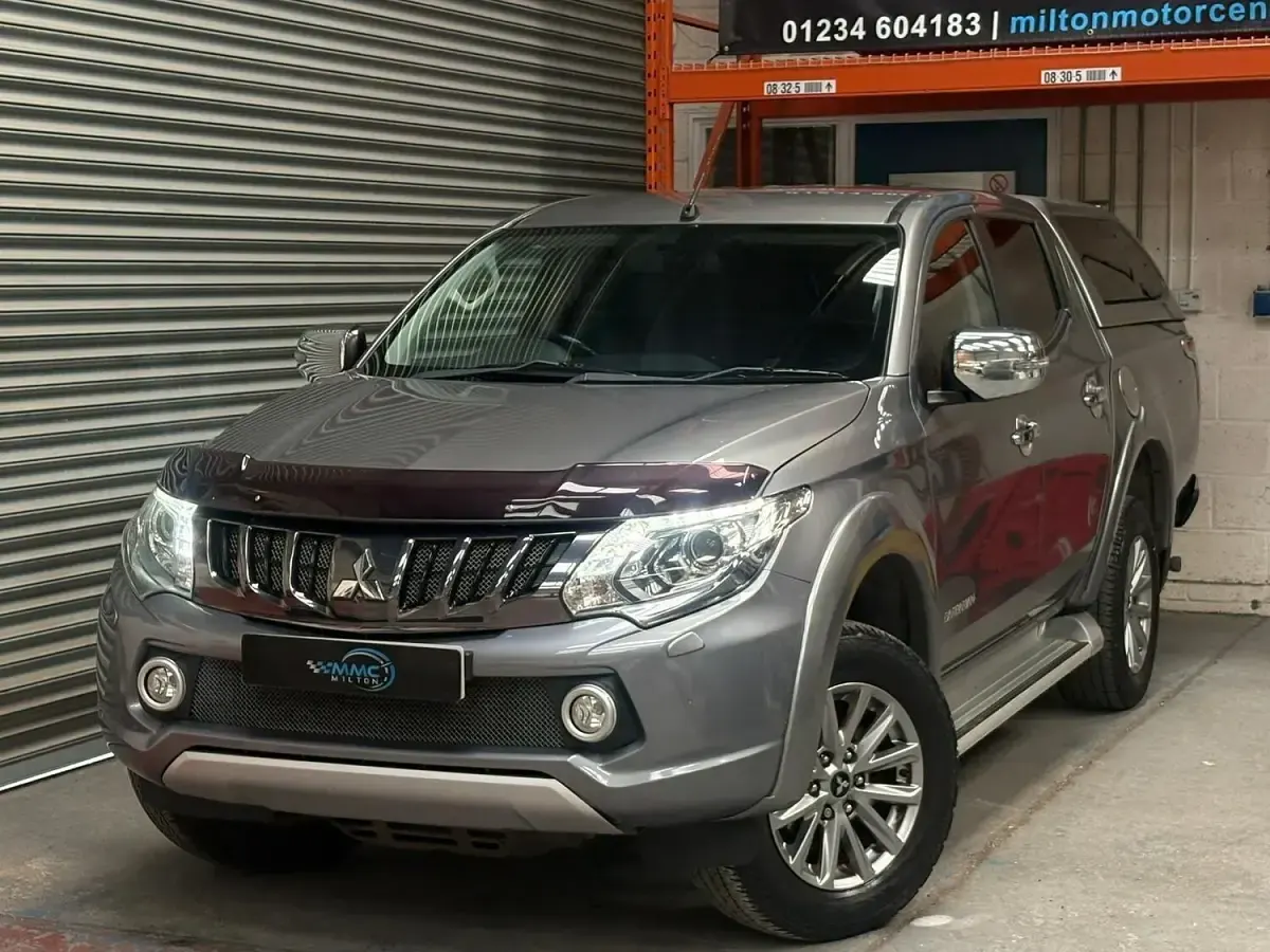 Used Mitsubishi L200 2017 Grey Pickup