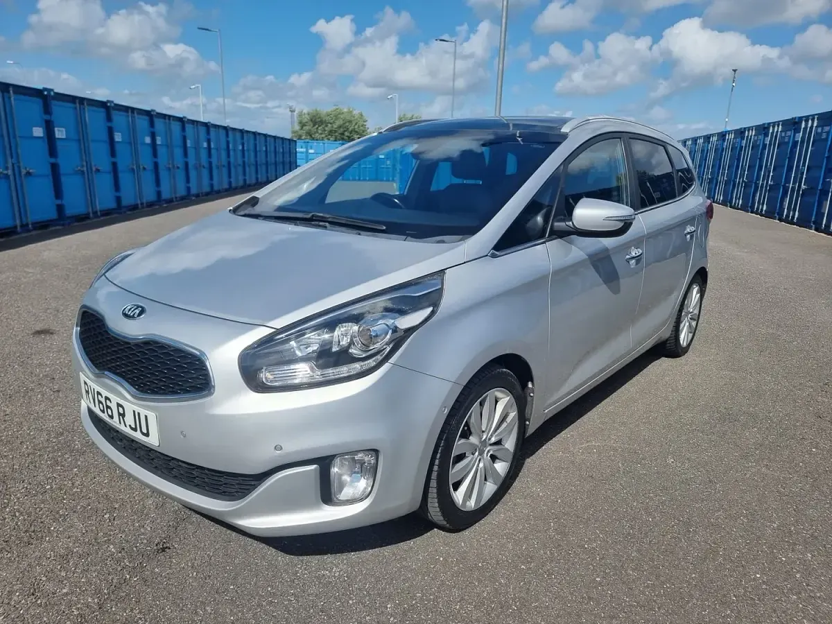 Used Kia Carens 139 HP (102 kW) 2016 Silver MPV
