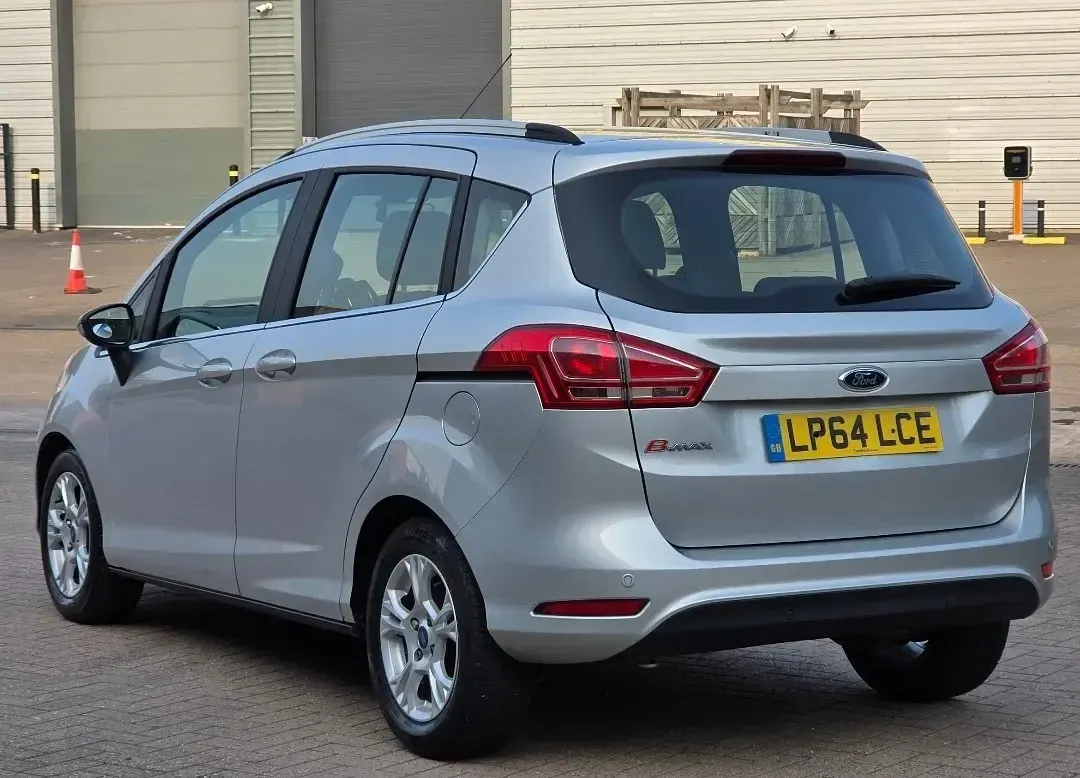 Używany Ford B-MAX Zetec 2015 Srebrny Minivan