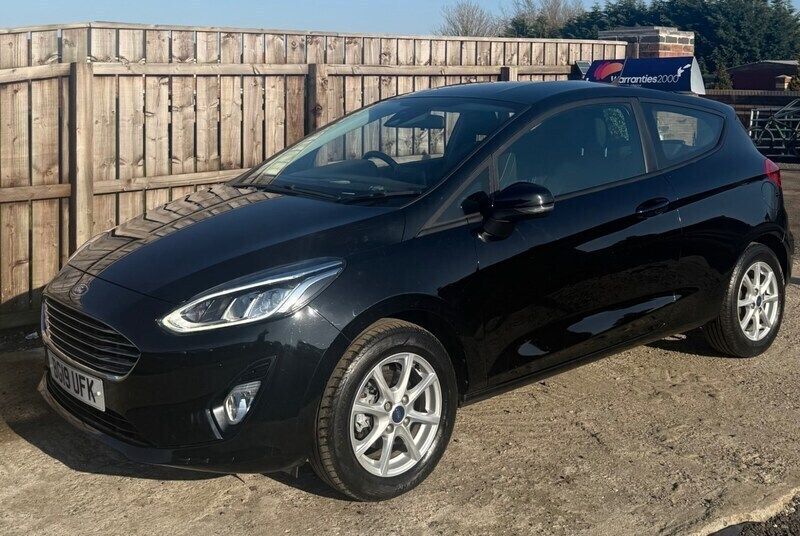 Black Used 2019 Ford Fiesta Zetec Hatchback | £3,995 (Good price) - Image 1/4