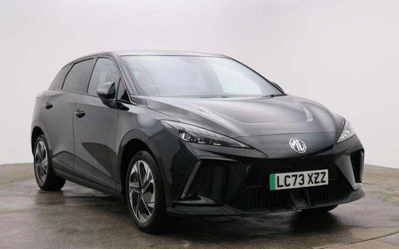 Used 2024 MG MG4 EV Trophy Hatchback | £19,372 (Fair price) - Image 1/4