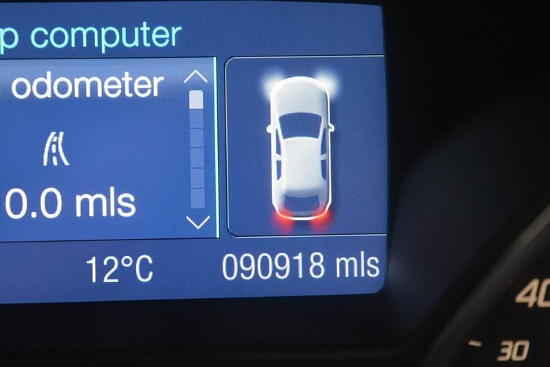 Used Ford Focus Titanium 125 HP (91 kW) 2011 Grey Hatchback