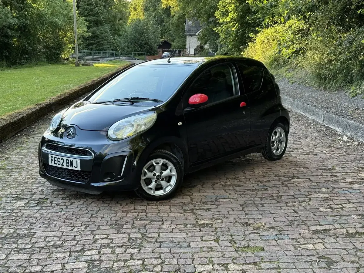 Used Citroën C1 68 HP (50 kW) 2012 Black Hatchback