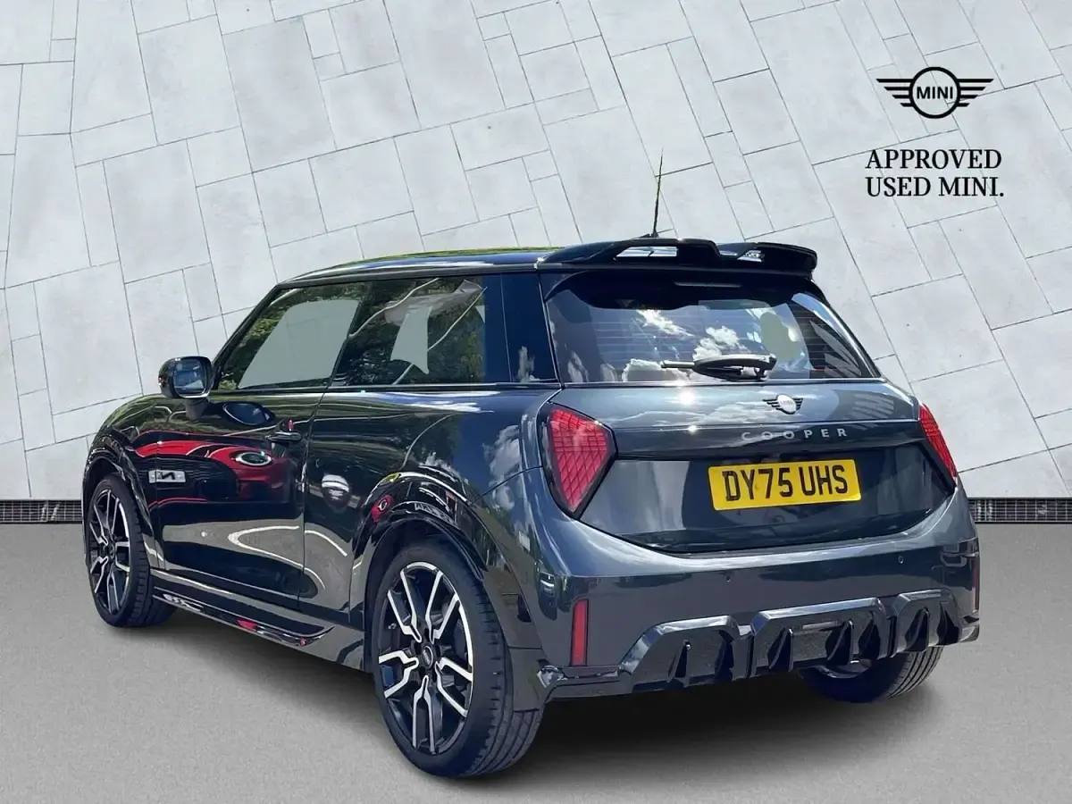 Used Mini Cooper Sport 113 kW (154 HP) 2025 Grey Hatchback