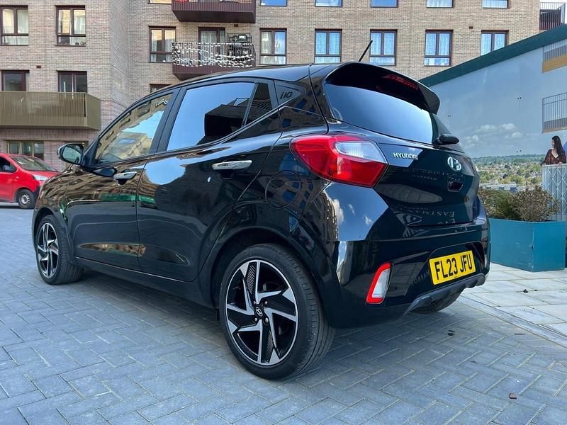 Usado Hyundai i10 Premium 2023 Preto Citadino
