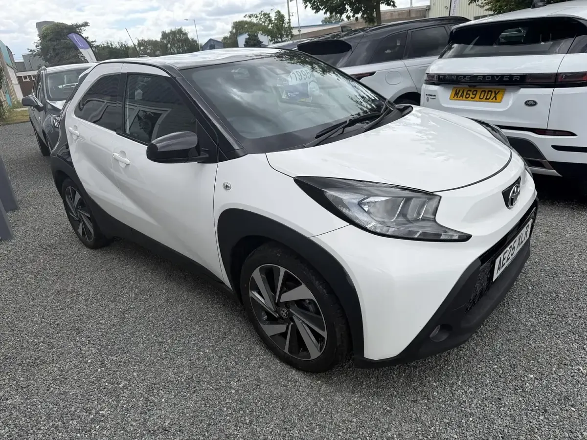 Used Toyota Aygo X 72 HP (52 kW) 2025 White SUV