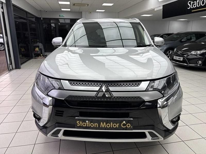 Used Mitsubishi Outlander 150 HP (110 kW) 2019 Silver SUV