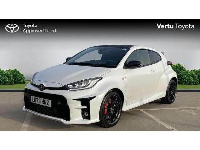Used Toyota Yaris 257 HP (189 kW) 2023 White Hatchback