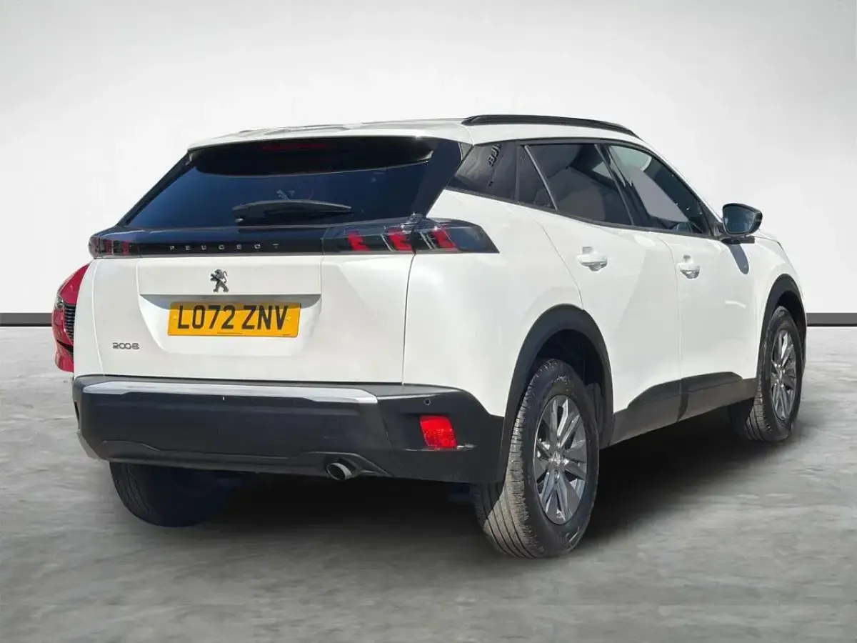 Second-hand Peugeot 2008 Active+ 100 CP (73 kW) 2023 Alb SUV