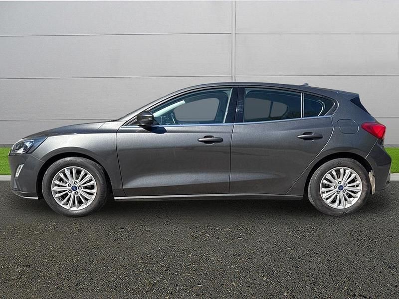 Used Ford Focus Titanium 120 HP (88 kW) 2021 Grey Hatchback