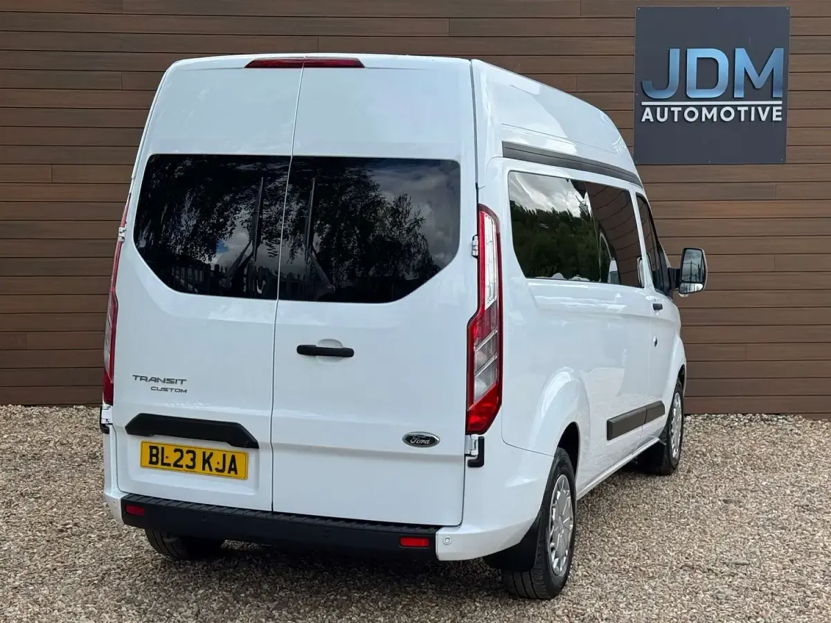 Used Ford Transit Custom Trend 130 HP (95 kW) 2023 White MPV