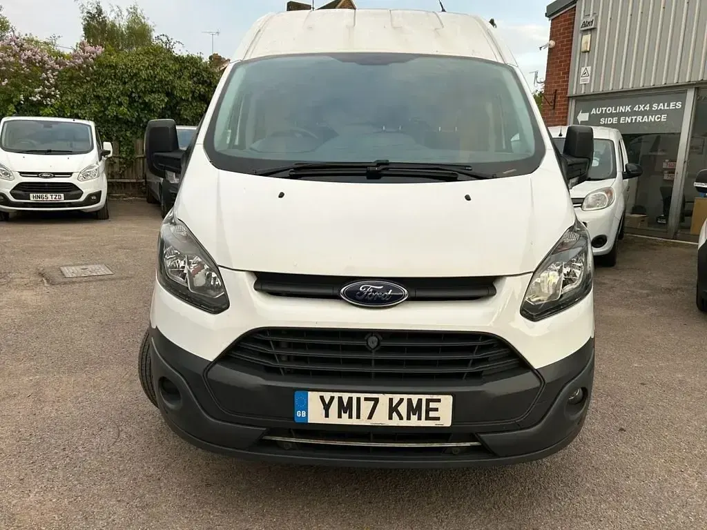Used Ford Transit Custom 105 HP (77 kW) 2017 White Van
