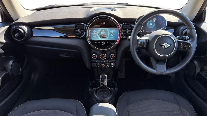 Used Mini Cooper Classic 134 HP (98 kW) 2023 Silver Hatchback