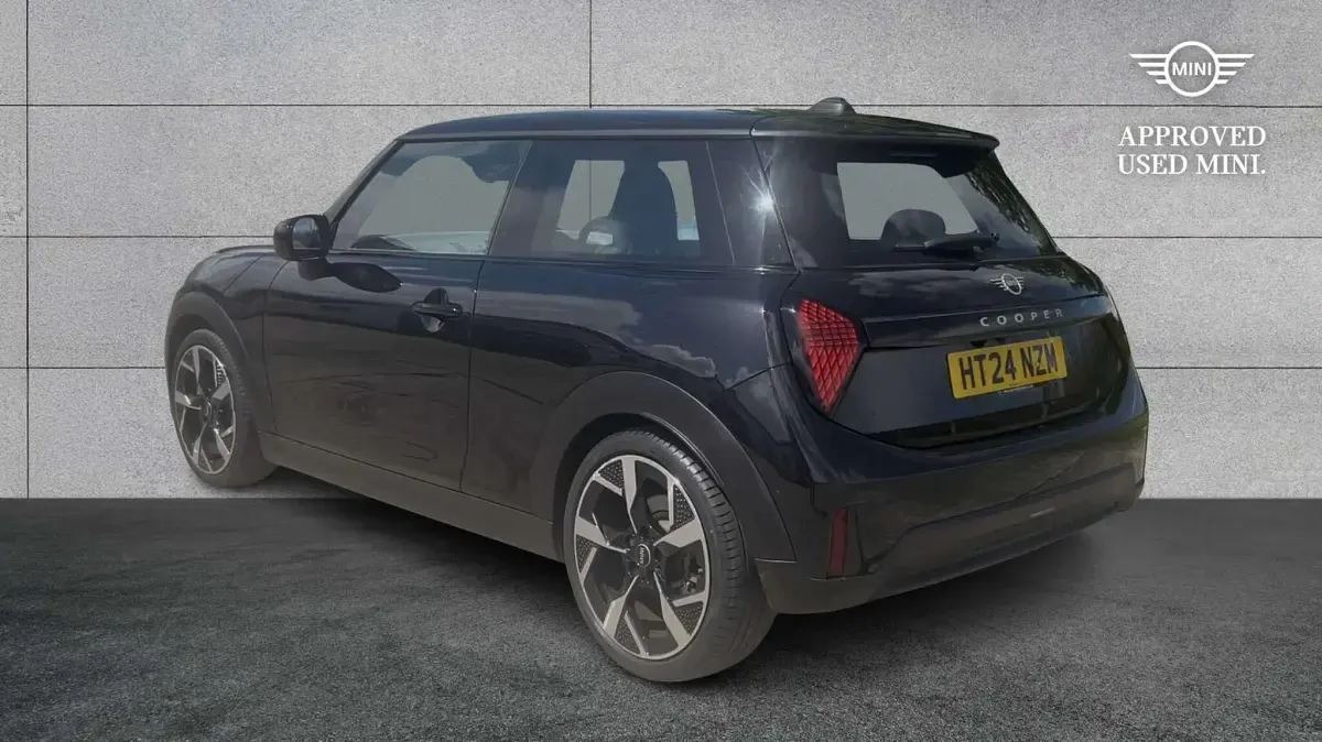 Used Mini Cooper Hatch 154 HP (113 kW) 2024 Black Hatchback