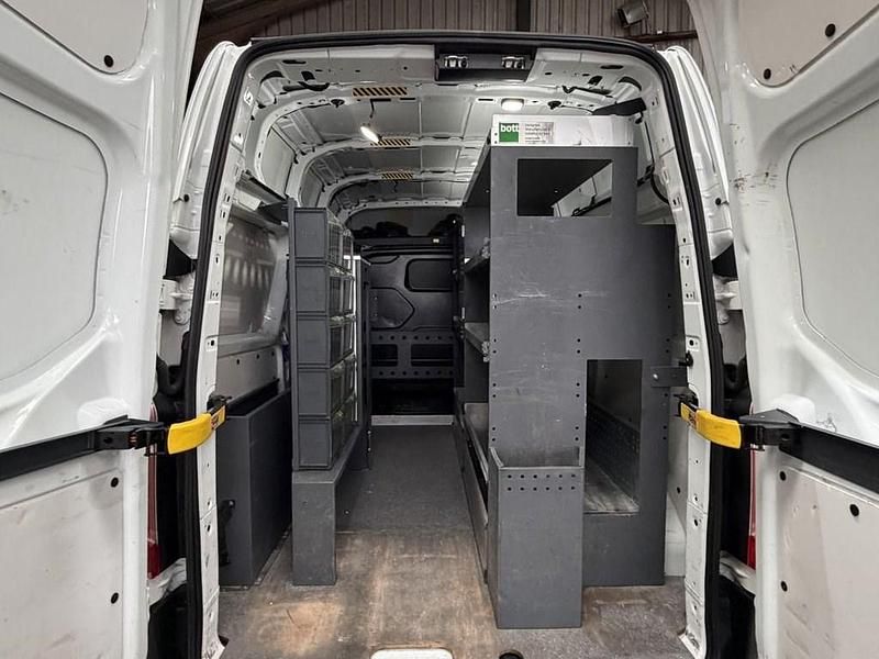 Used Ford Transit Custom 105 HP (77 kW) 2019 White Van