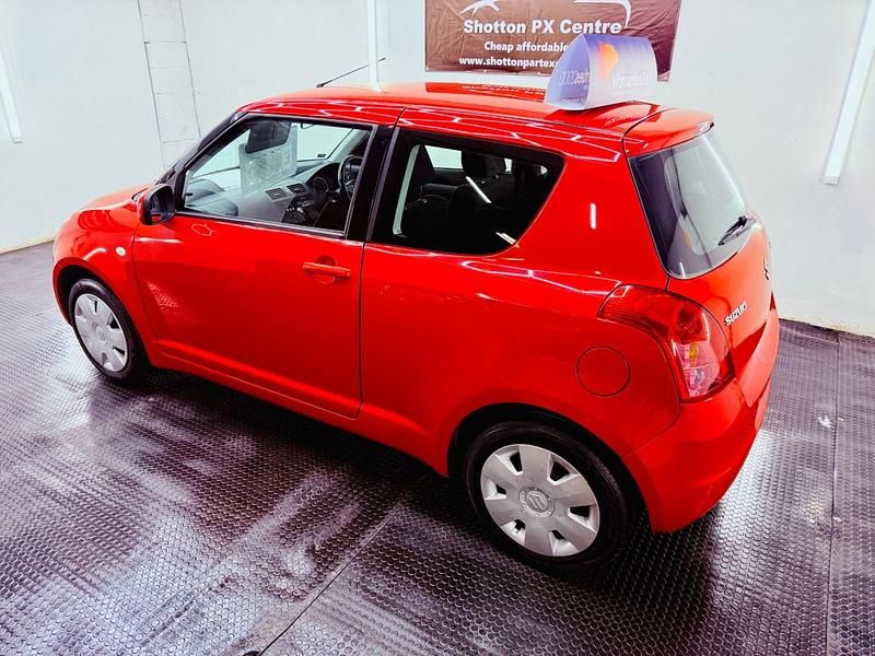Used Suzuki Swift 91 HP (66 kW) 2010 Red Hatchback