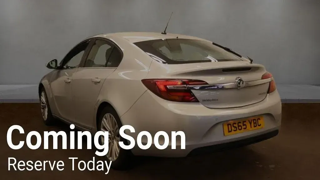 Used Vauxhall Insignia Design Edition 136 HP (100 kW) 2015 Silver Hatchback