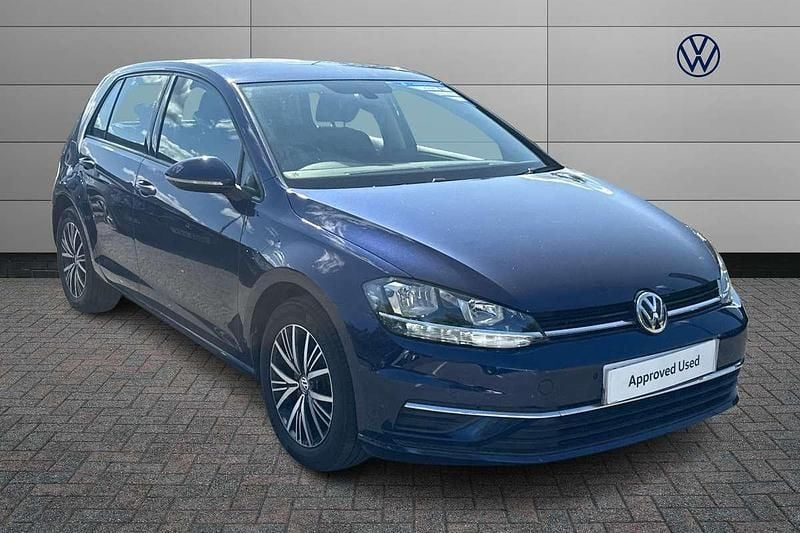 Blue Used 2018 VW Golf VII SE Hatchback | £14,490 (Fair price) - Image 1/4