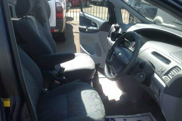 Used Toyota Previa 114 HP (83 kW) 2002 MPV