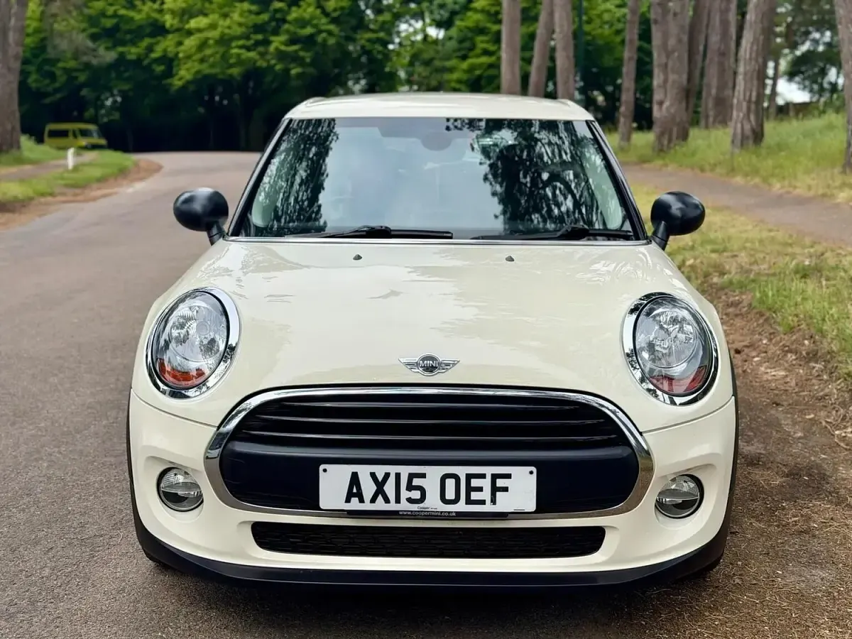 Used Mini ONE Hatch 102 HP (75 kW) 2015 White Hatchback