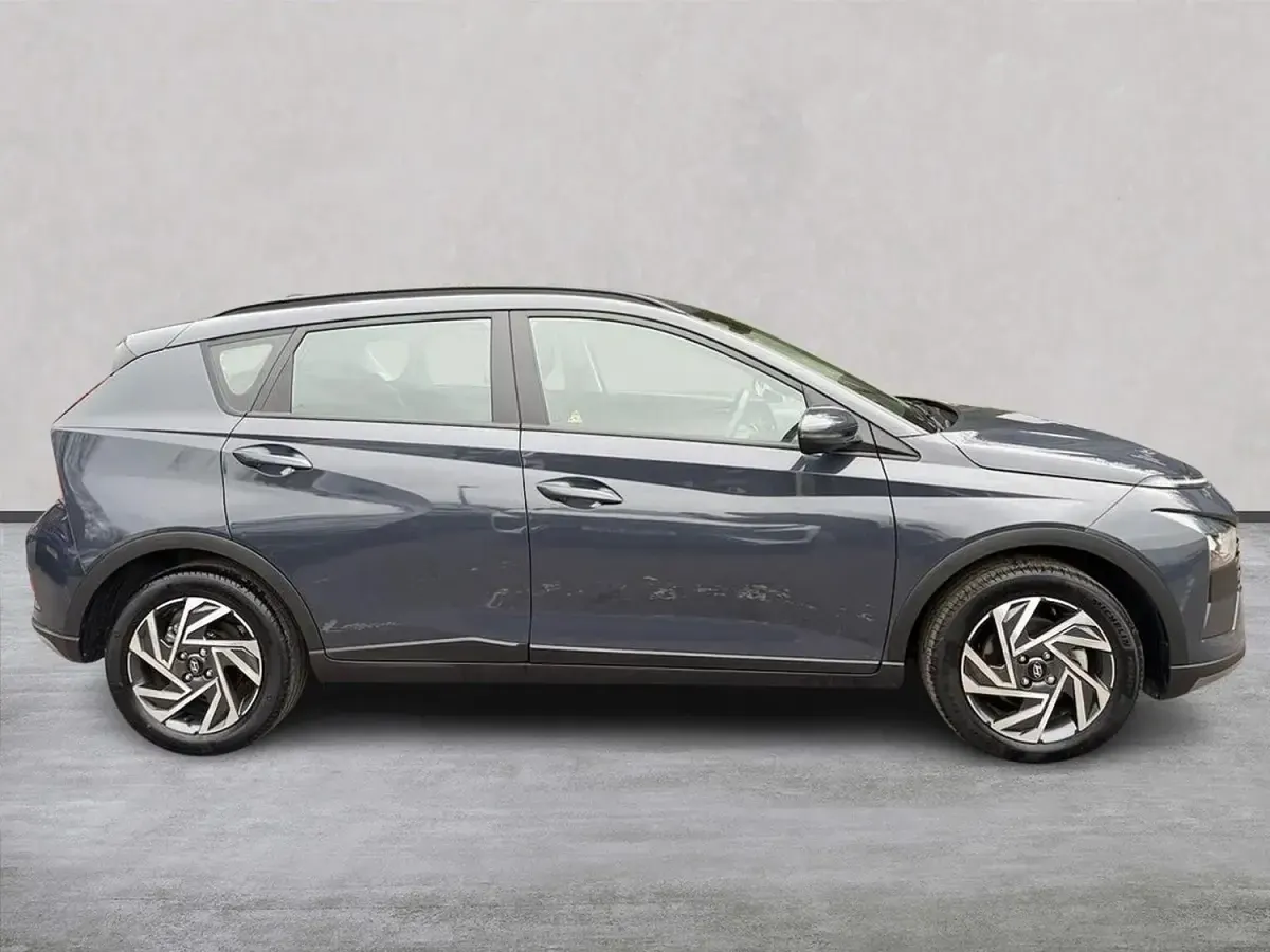 Usado Hyundai Bayon Advanced 100 HP (73 kW) 2024 Cinzento SUV