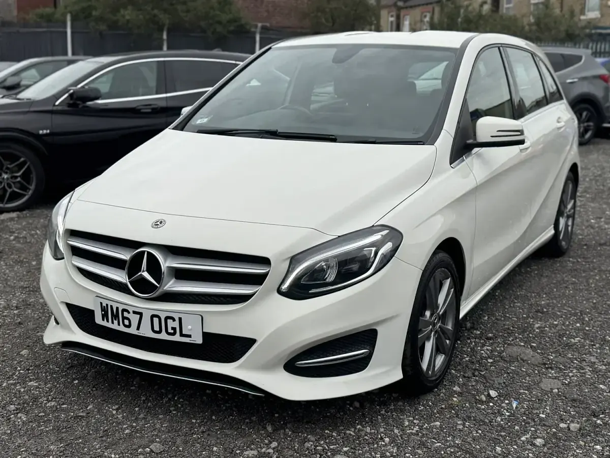 Used Mercedes B200 Exclusive 156 HP (114 kW) 2018 White MPV