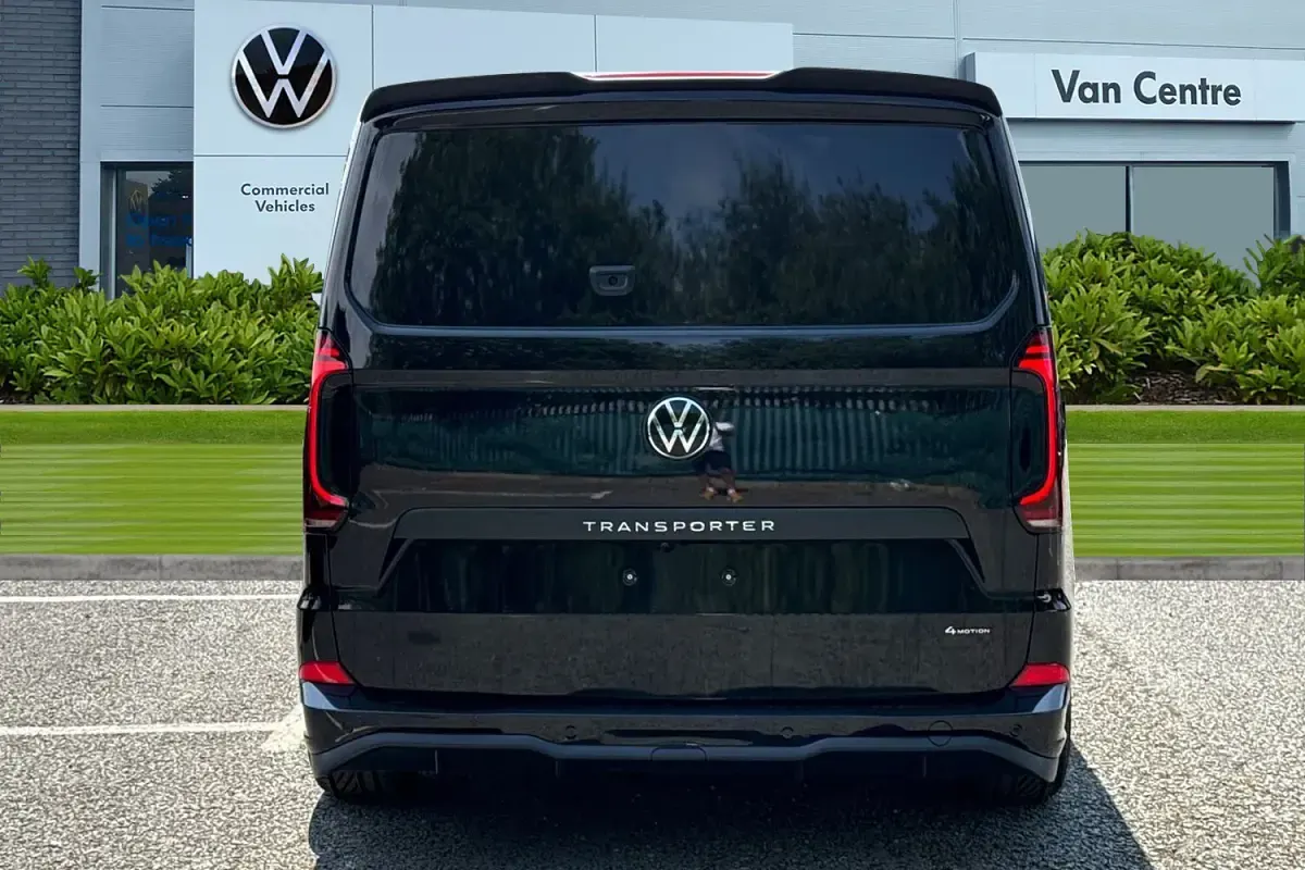 New VW T7 Pro 148 HP (108 kW) 2026 Black Van
