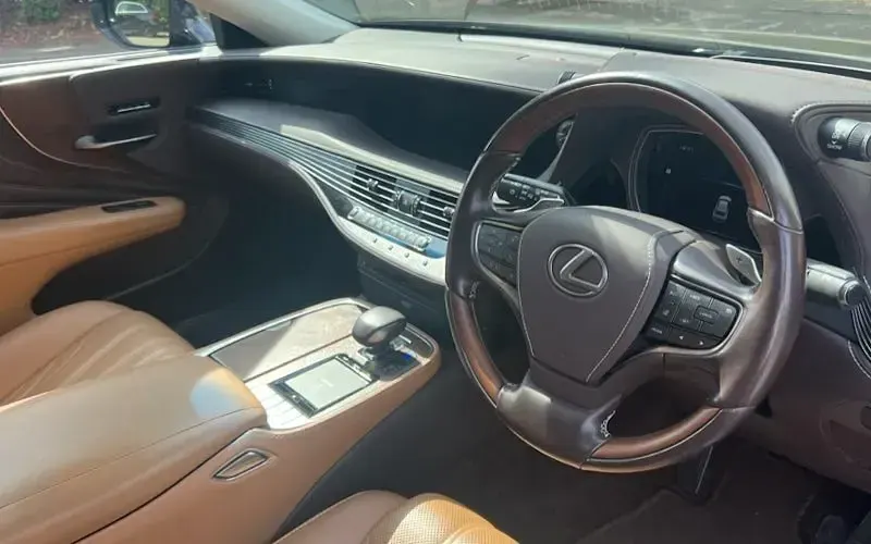 Used Lexus LS500h 359 HP (264 kW) 2019 Black Sedan