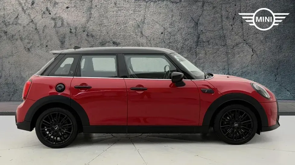 Used Mini Cooper S Exclusive 176 HP (129 kW) 2023 Red Hatchback